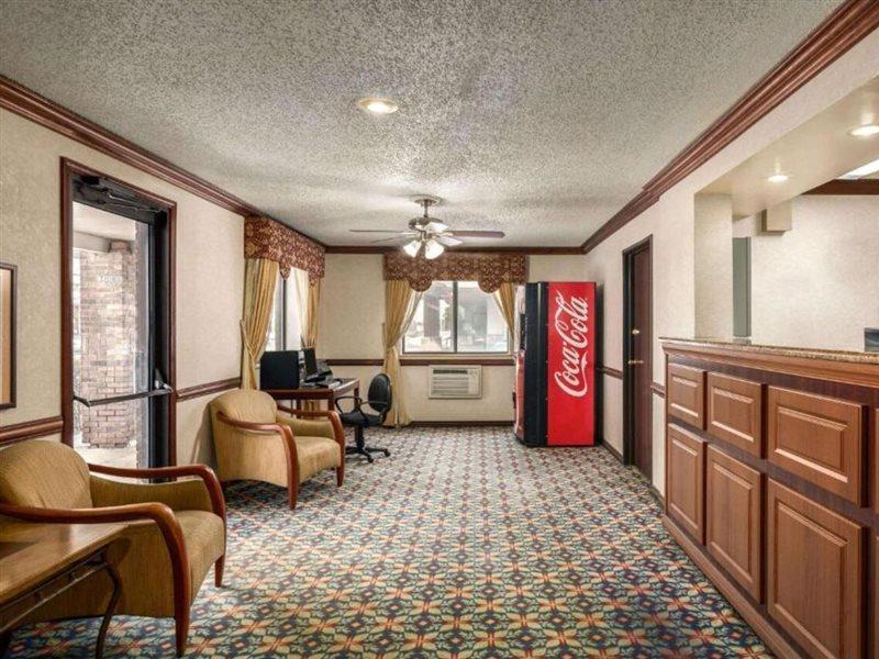 Comfort Inn Detroit - Troy Clawson Bagian luar foto
